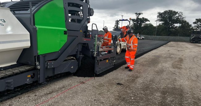 Dynapac UK commissioned a SD2500CS to Heidelberg Materials Contracting.